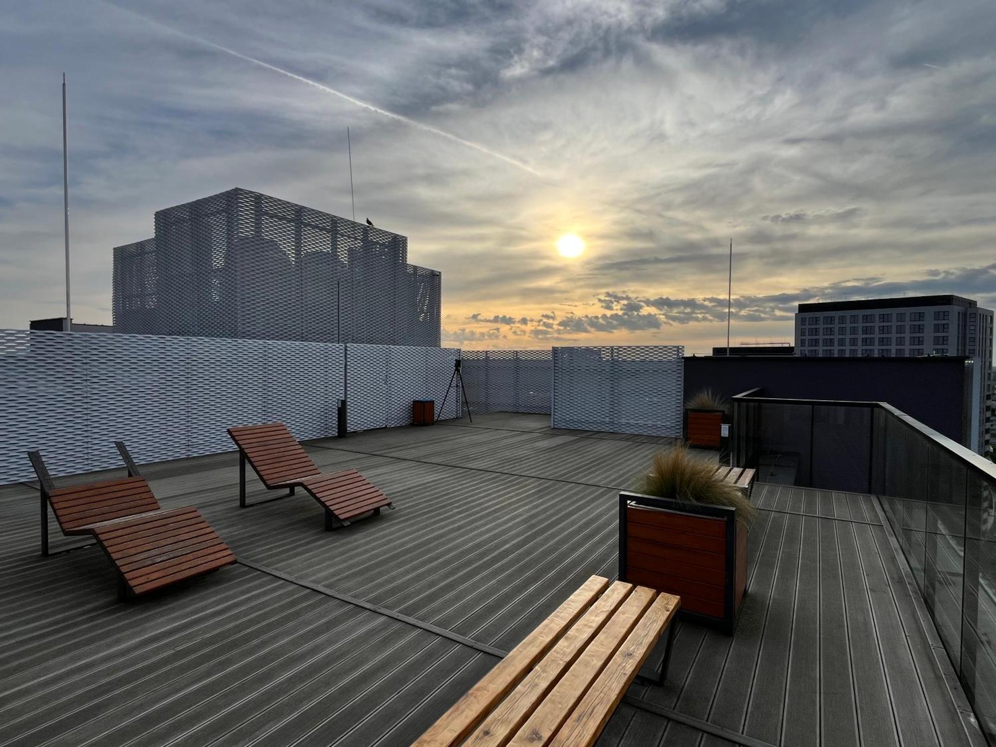 Family House By The River Odra -Panoramic Terrace - 3Room Apartment With 2 Separate Bedrooms And 2 Balconies By Wroapart-Pl- Perfect For Family & Business Stays Wroclaw Dış mekan fotoğraf