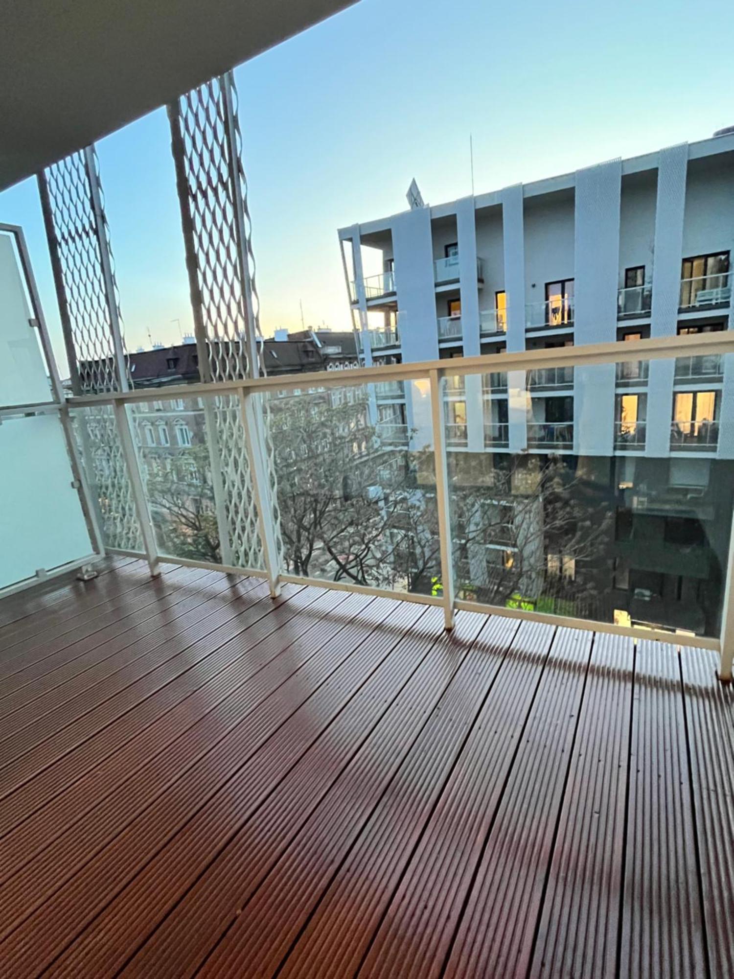 Family House By The River Odra -Panoramic Terrace - 3Room Apartment With 2 Separate Bedrooms And 2 Balconies By Wroapart-Pl- Perfect For Family & Business Stays Wroclaw Dış mekan fotoğraf