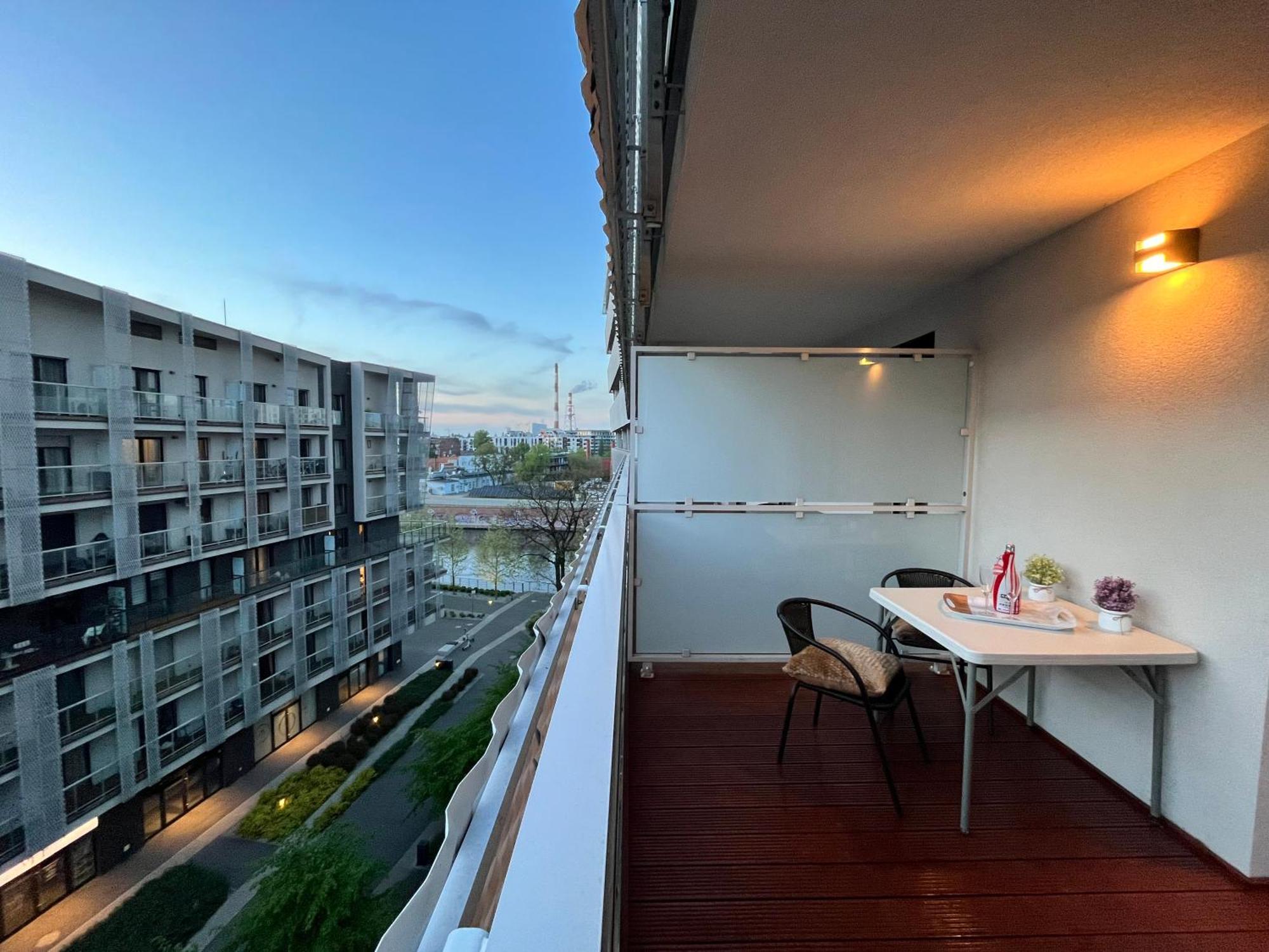 Family House By The River Odra -Panoramic Terrace - 3Room Apartment With 2 Separate Bedrooms And 2 Balconies By Wroapart-Pl- Perfect For Family & Business Stays Wroclaw Dış mekan fotoğraf